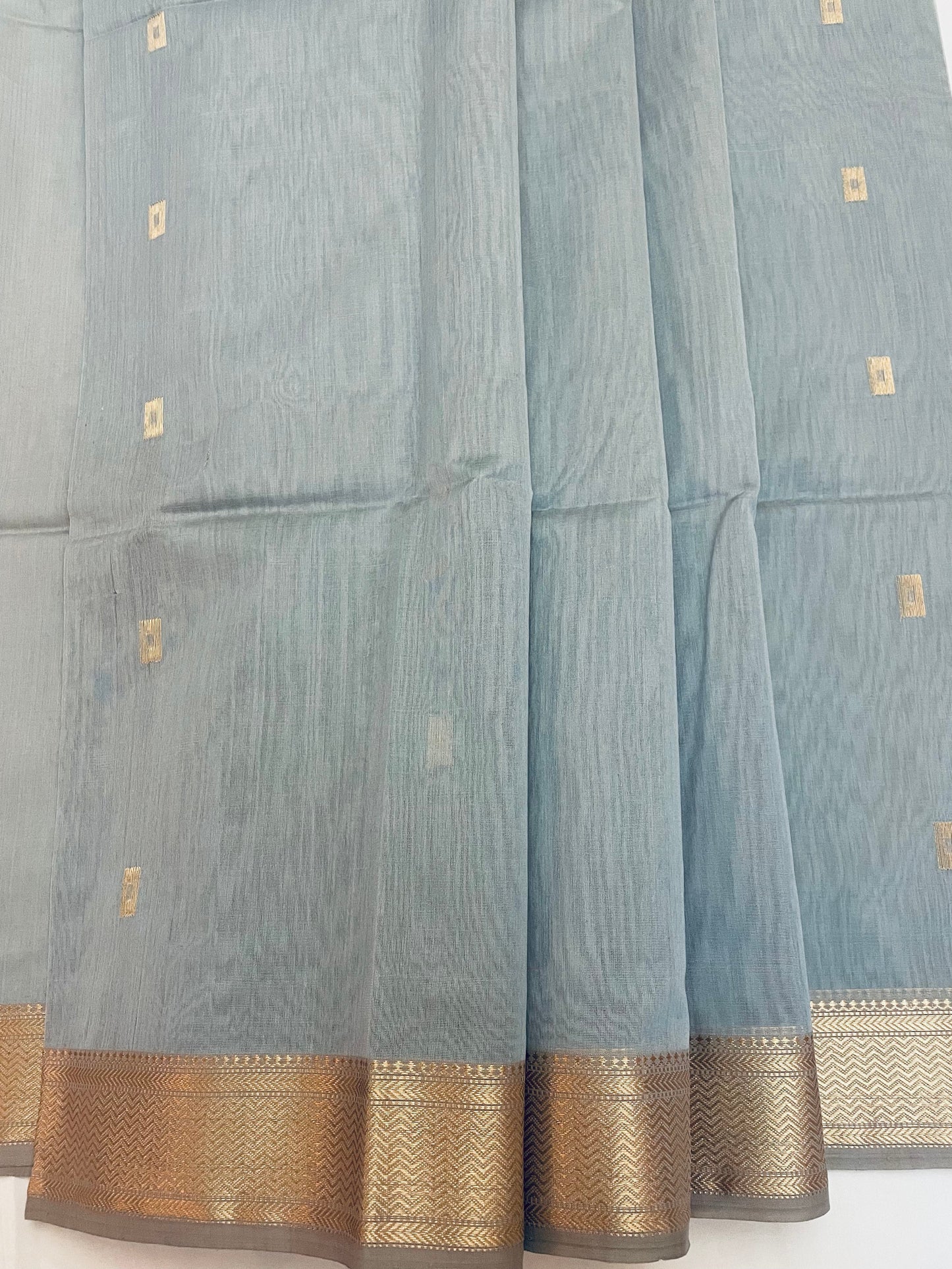Grey Maheshwari Pure Silk Handloom Saree with Metal Zari