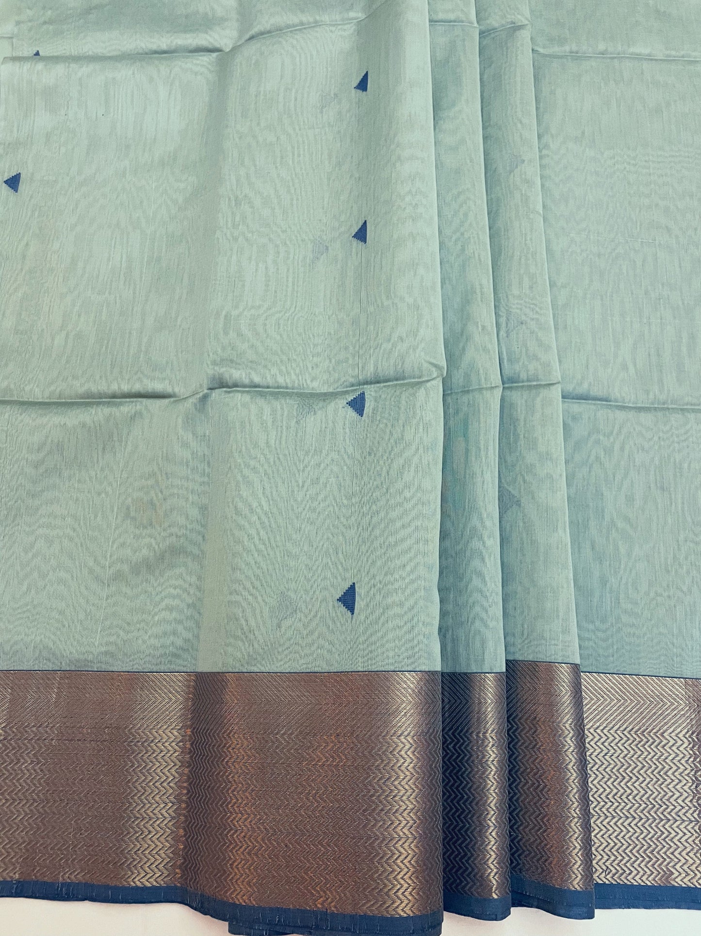 Light Teal Maheshwari Pure Silk Handloom Saree with thick Zari border