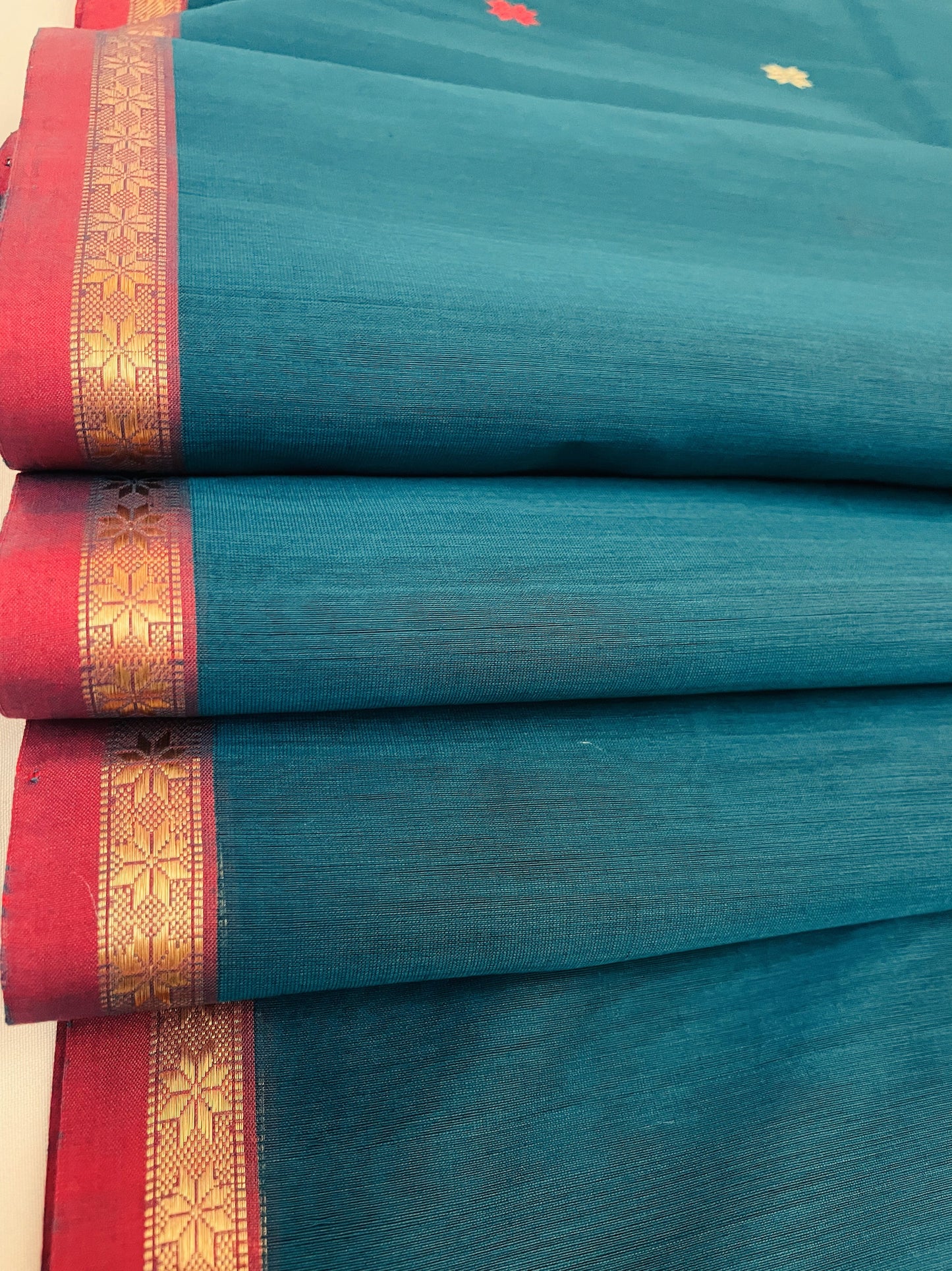 Bottle Green Maheshwari Pure Silk Handloom Saree with Metal Zari