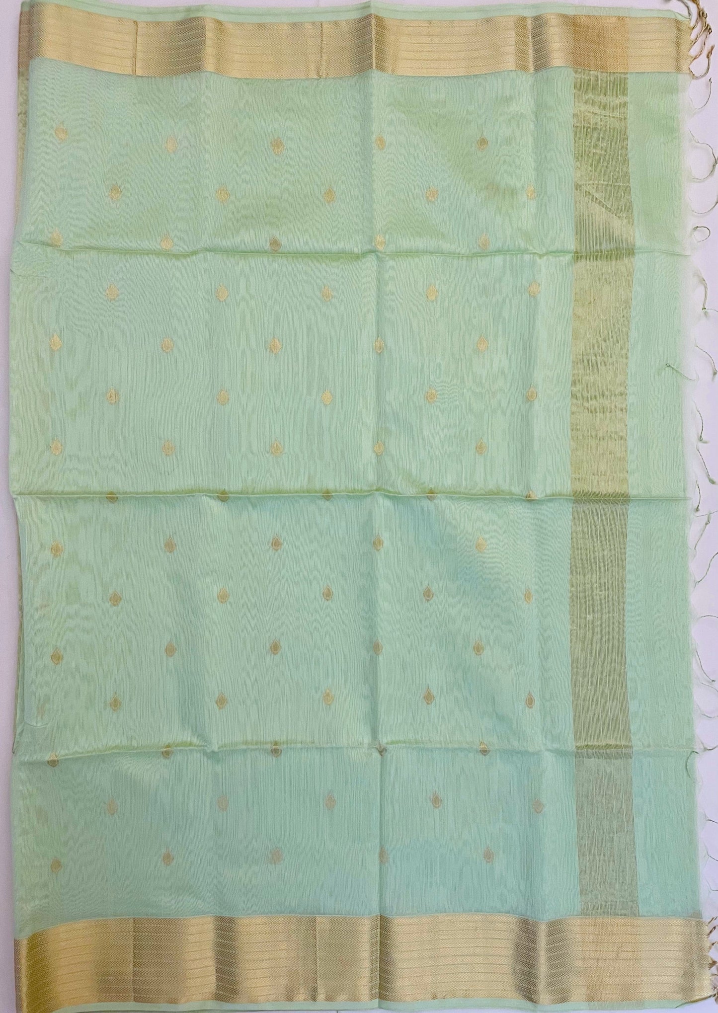 Light Sea Green Maheshwari Pure Silk Handloom Saree with Metal Zari