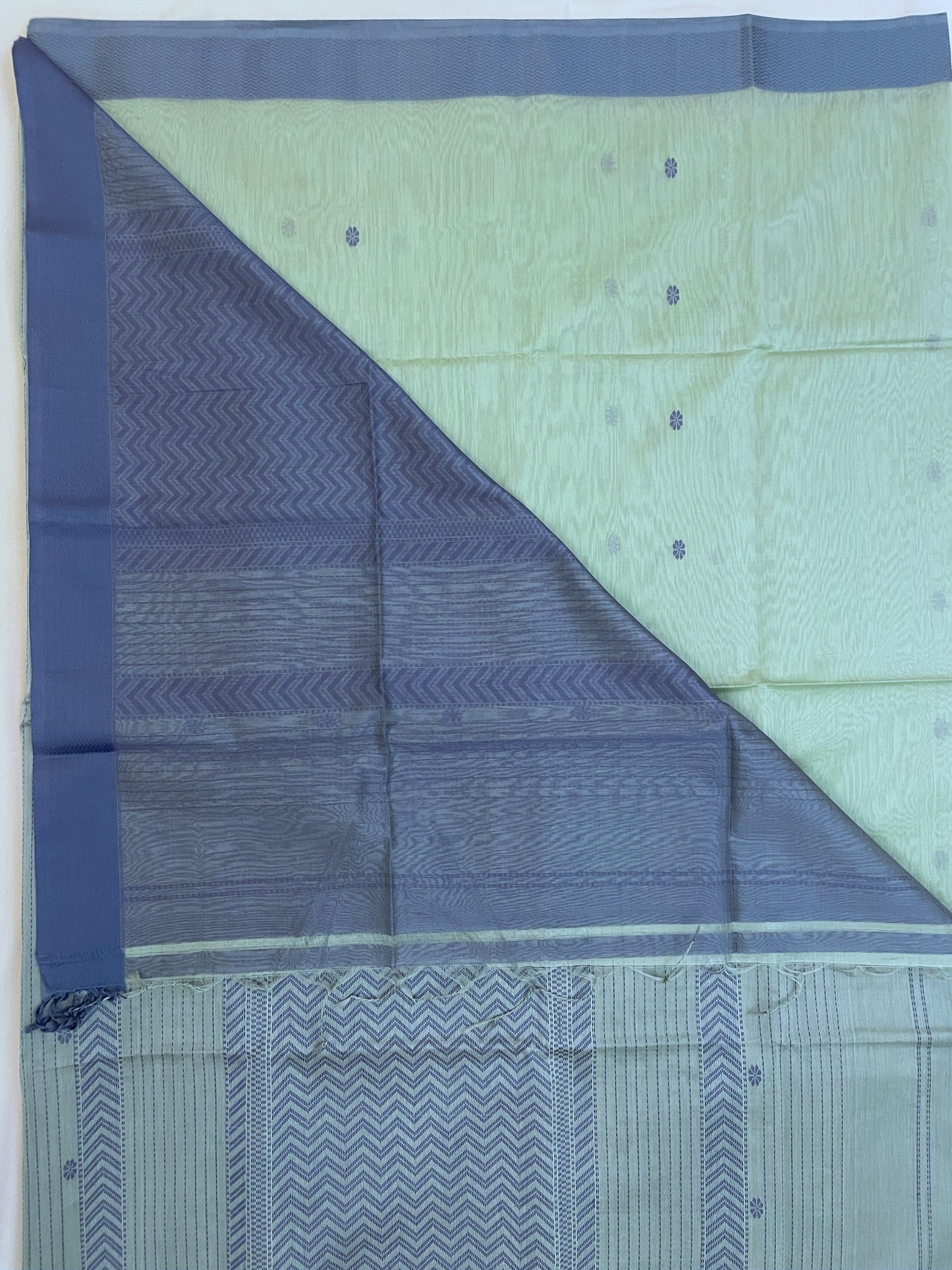Light Teal Maheshwari Pure Silk Handloom Saree with Thread Zari