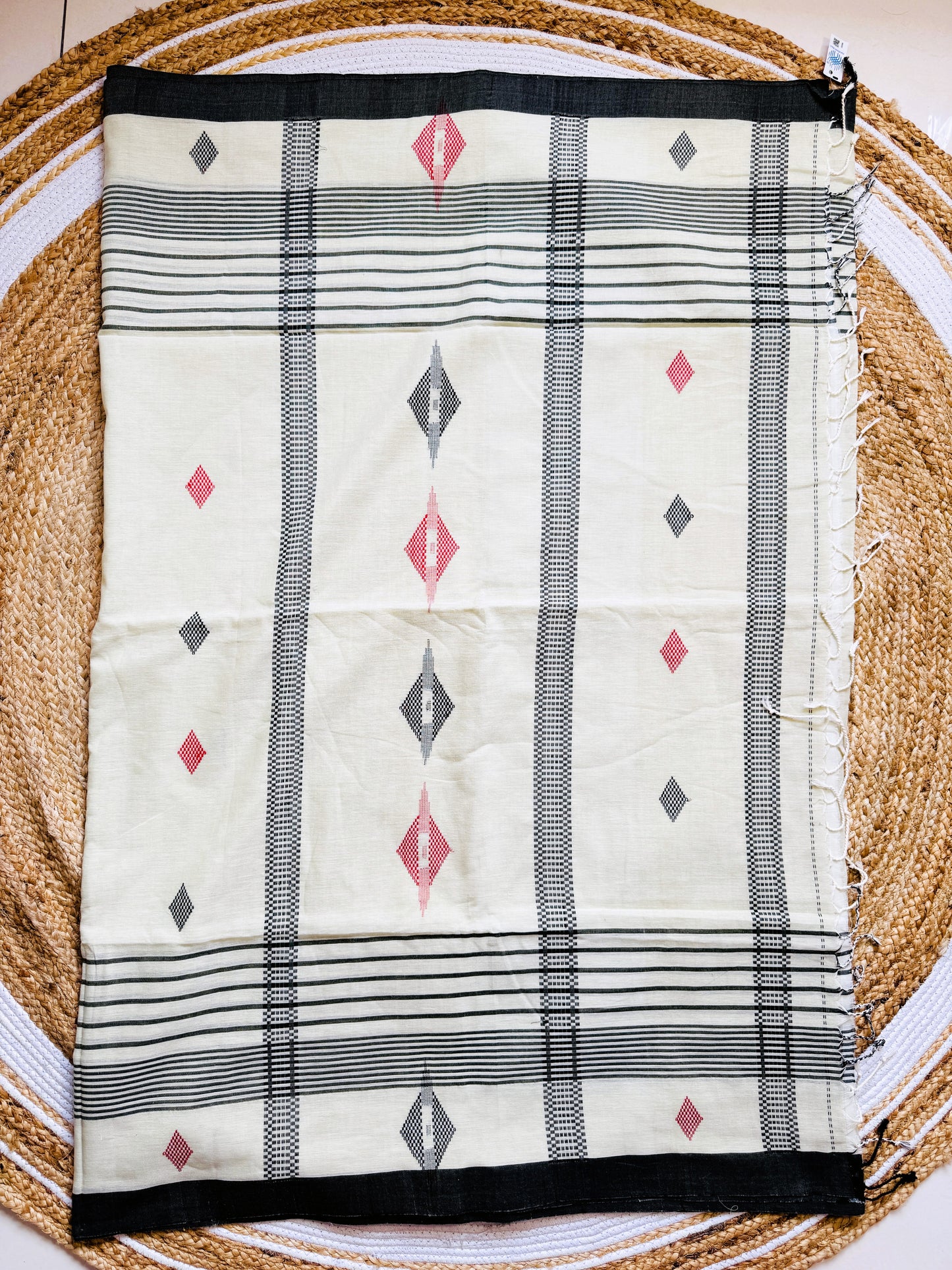 Beige Buttery Mul Cotton Bengal Muslin Handloom Saree