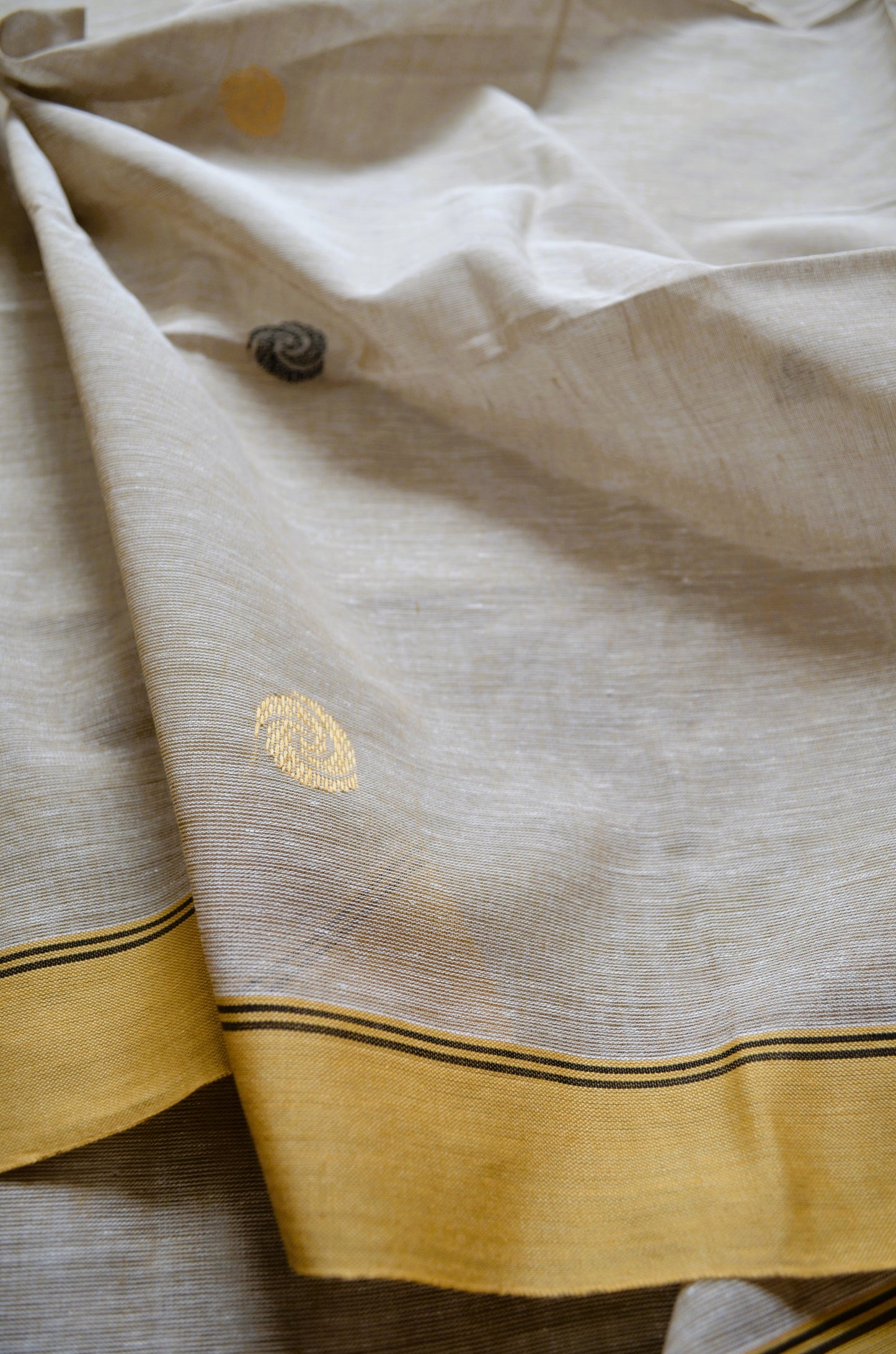 Beige Bengal Muslin Butter Cotton Handloom Saree