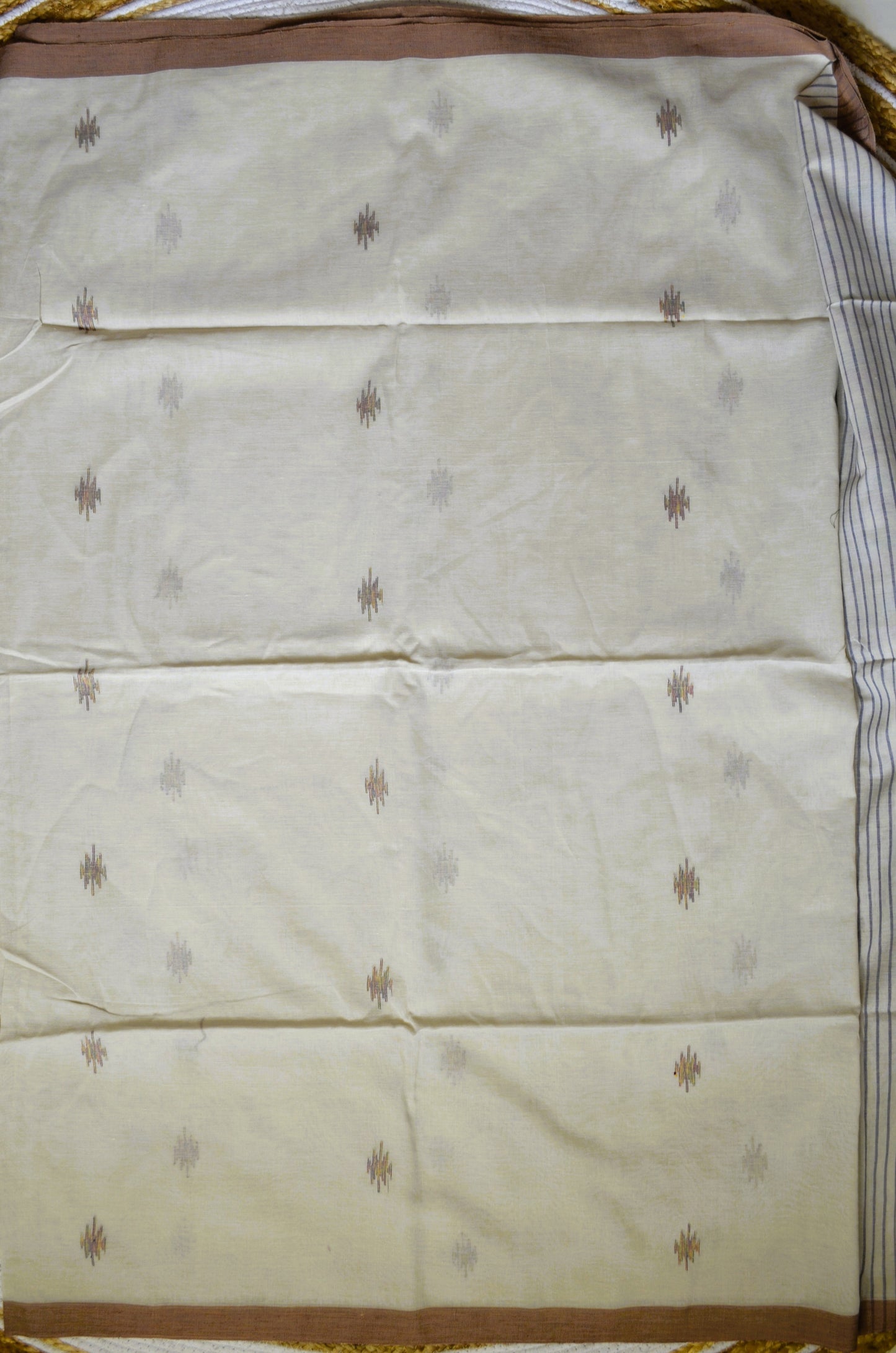 Beige Buttery Mul Cotton Bengal Muslin Handloom Saree