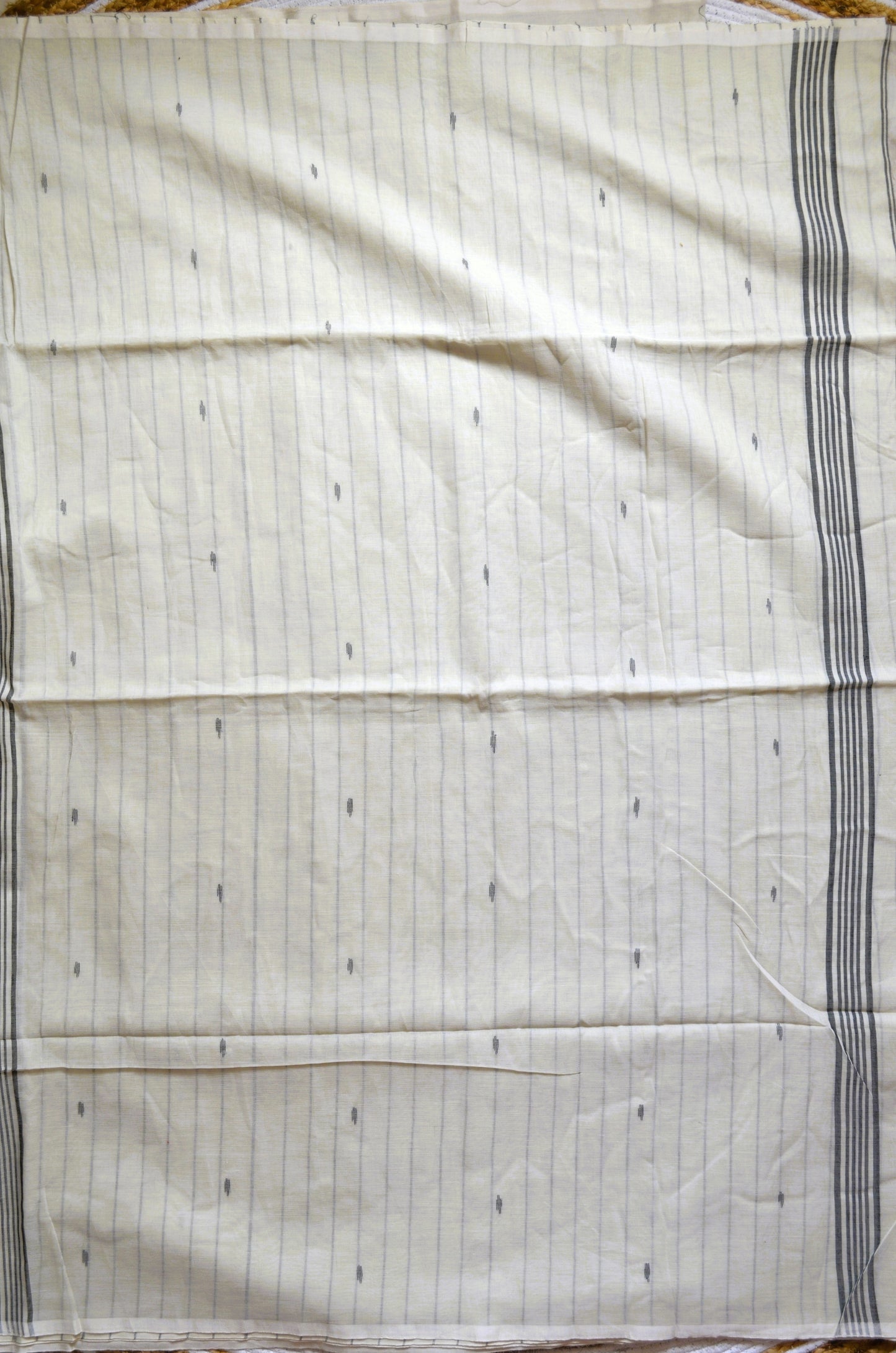 Cream Buttery Mul Cotton Bengal Muslin Handloom Saree