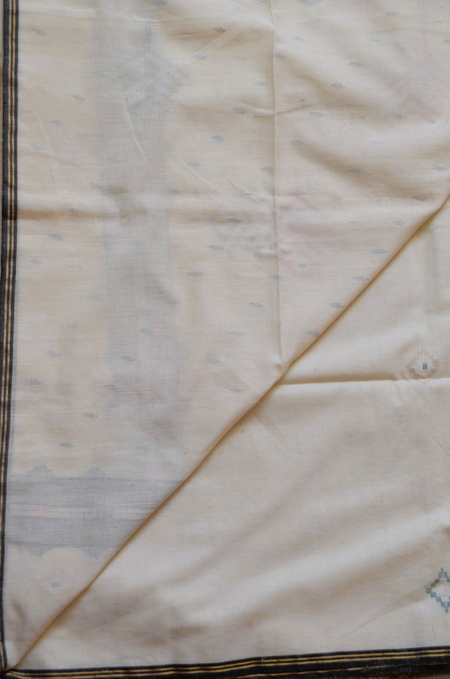Off White Bengal Jamdani Handloom Saree