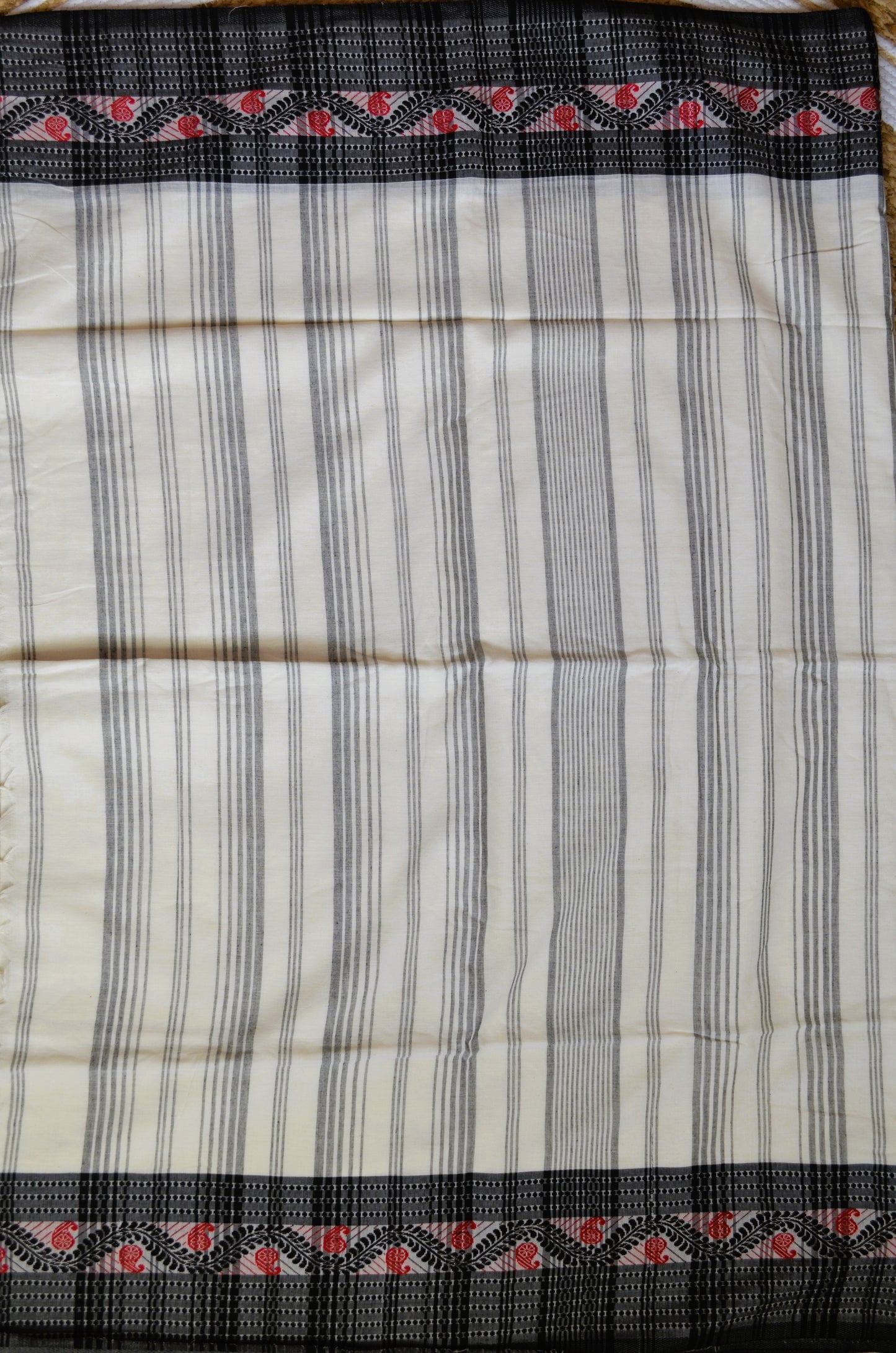 Off White Bengal Tangail Handloom Saree