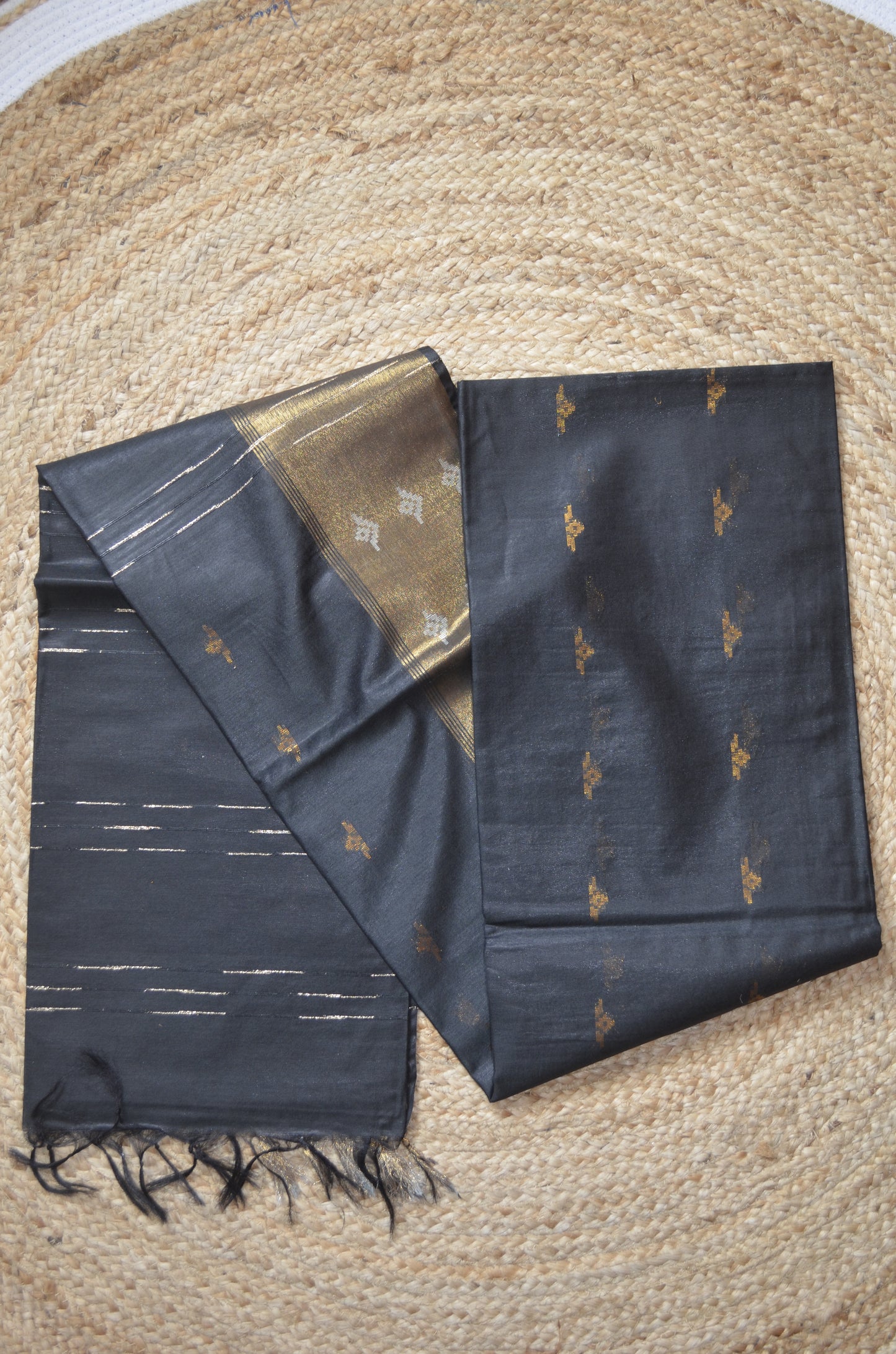 Black Contemporary Zari Work Vegan Silk Handloom Saree