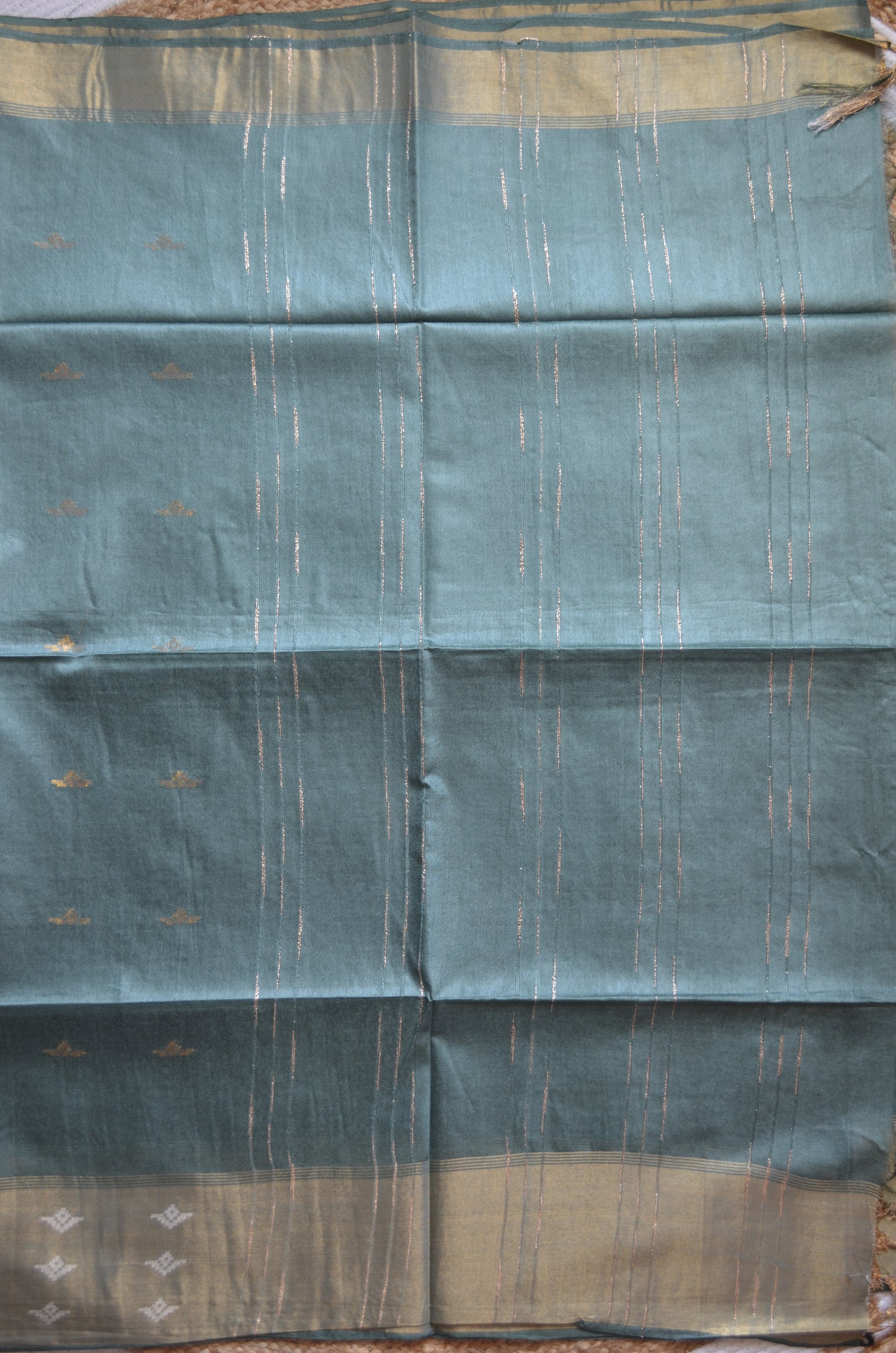 Green Contemporary Zari Work Vegan Silk Handloom Saree