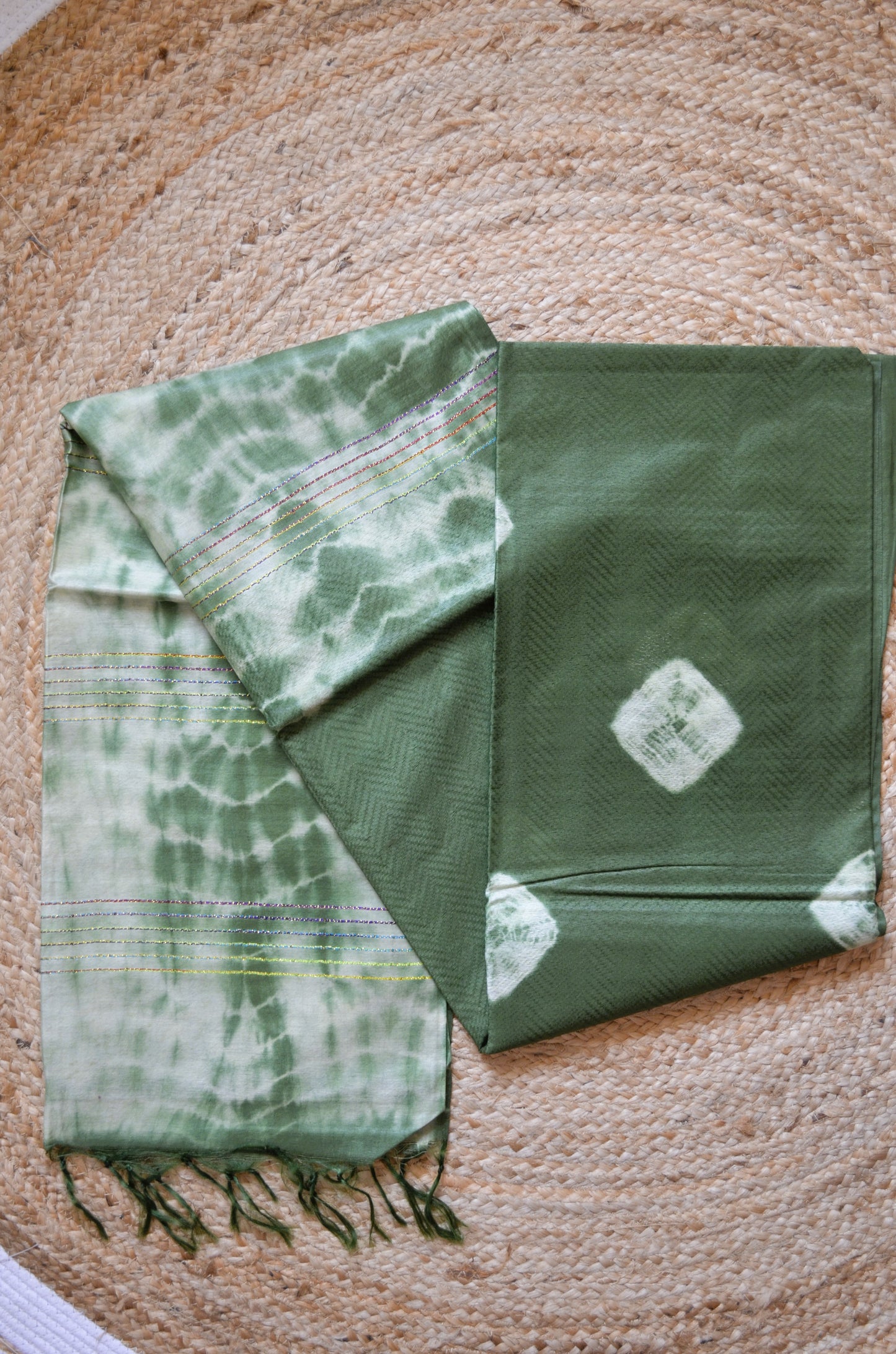 Green Contemporary Jacquard Vegan Silk Handloom Saree