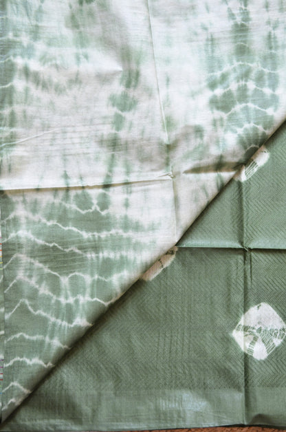 Green Contemporary Jacquard Vegan Silk Handloom Saree