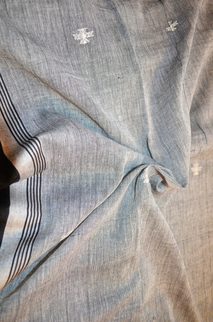 Grey White Buttery Mul Cotton Bengal Khadi Handloom Saree