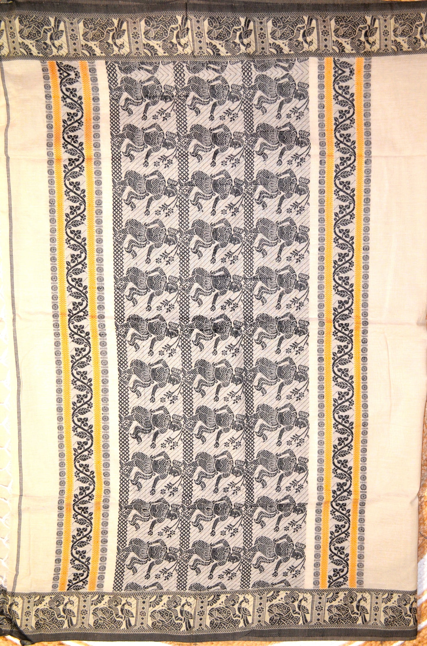 Beige Buttery Mul Cotton Bengal Muslin Baluchuri Handloom Saree