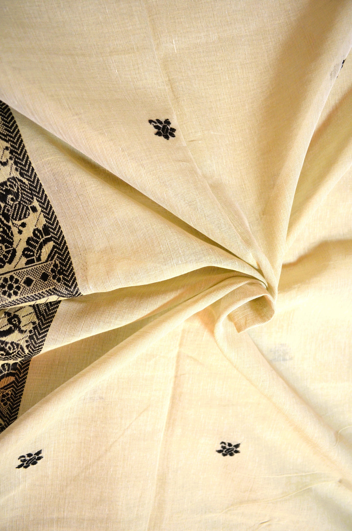 Beige Buttery Mul Cotton Bengal Muslin Baluchuri Handloom Saree