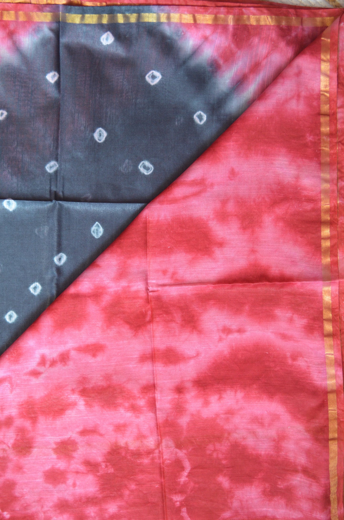 Black Magenta Shibori Vegan Silk Handloom Saree