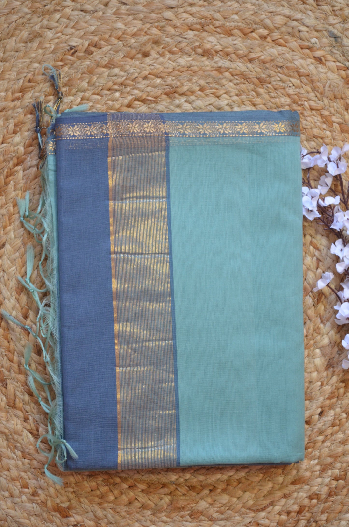 Light Teal Maheshwari Pure Silk Handloom Saree with Metal Zari