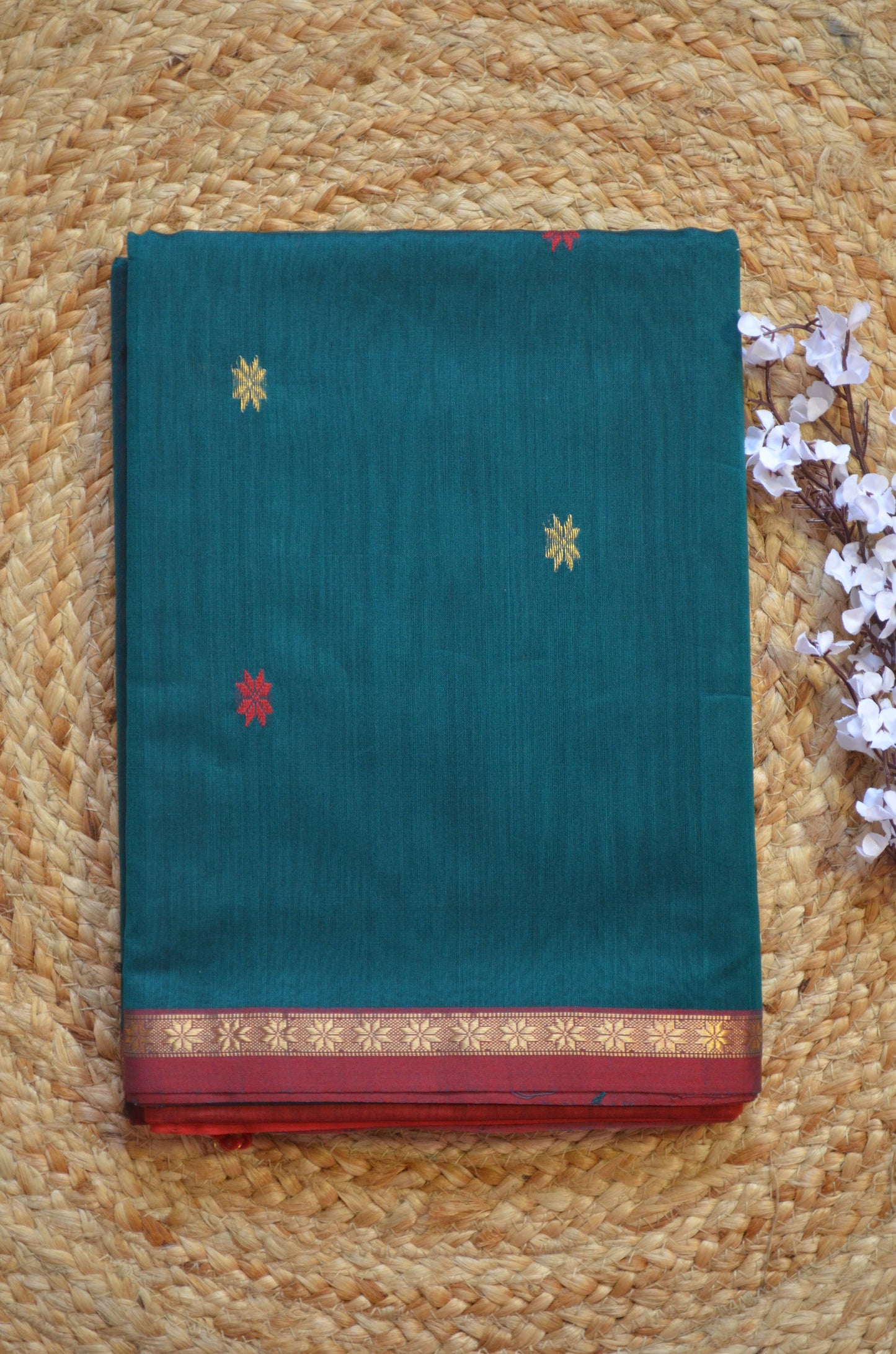 Bottle Green Maheshwari Pure Silk Handloom Saree with Metal Zari