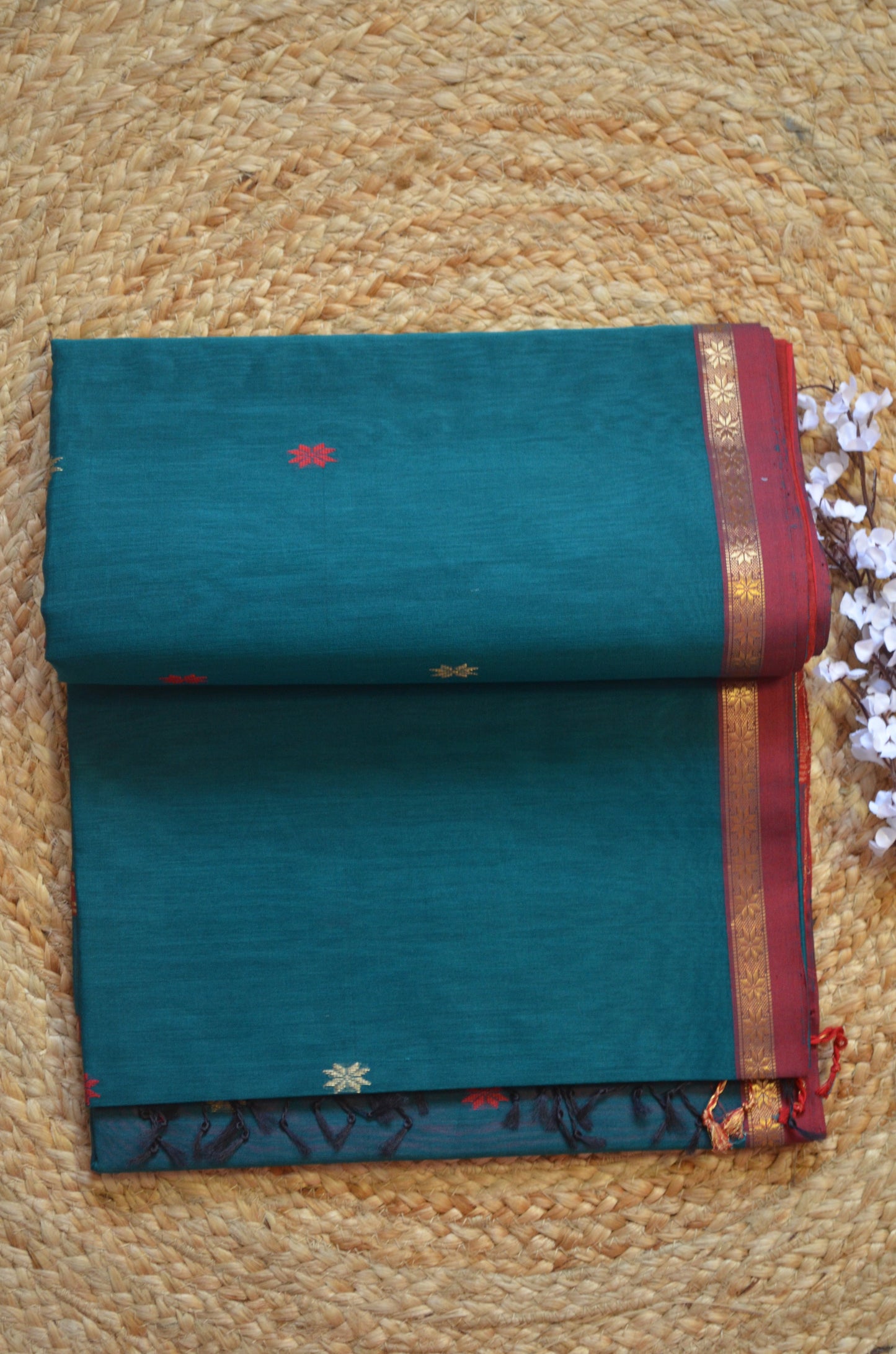 Bottle Green Maheshwari Pure Silk Handloom Saree with Metal Zari