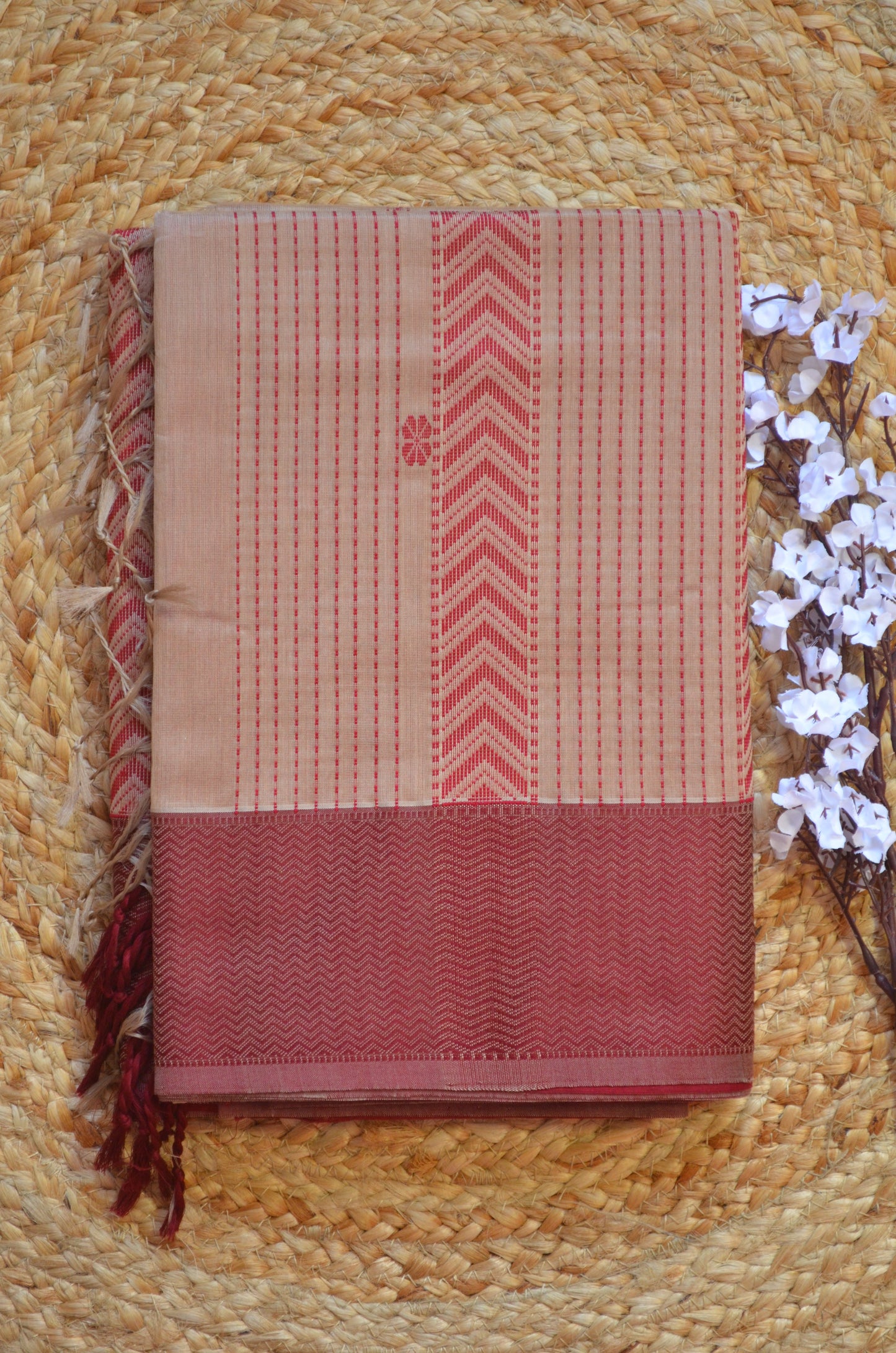 Beige Maheshwari Pure Silk Handloom Saree with Thread Zari