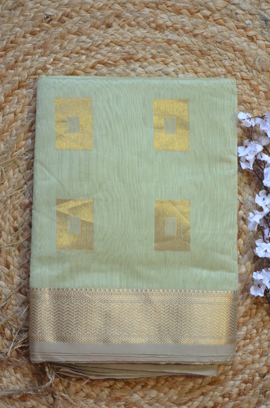 Light Pista Maheshwari Pure Silk Handloom Saree with Metal Zari