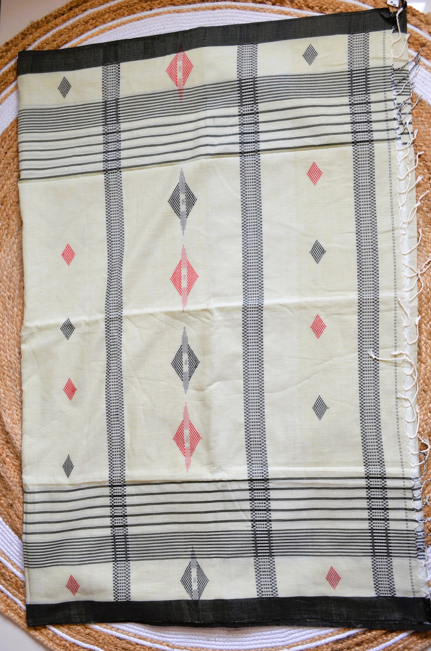Beige Buttery Mul Cotton Bengal Muslin Handloom Saree