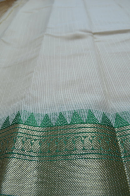 Cream Red and Green Kota Gadwal Cotton Silk Handloom Saree