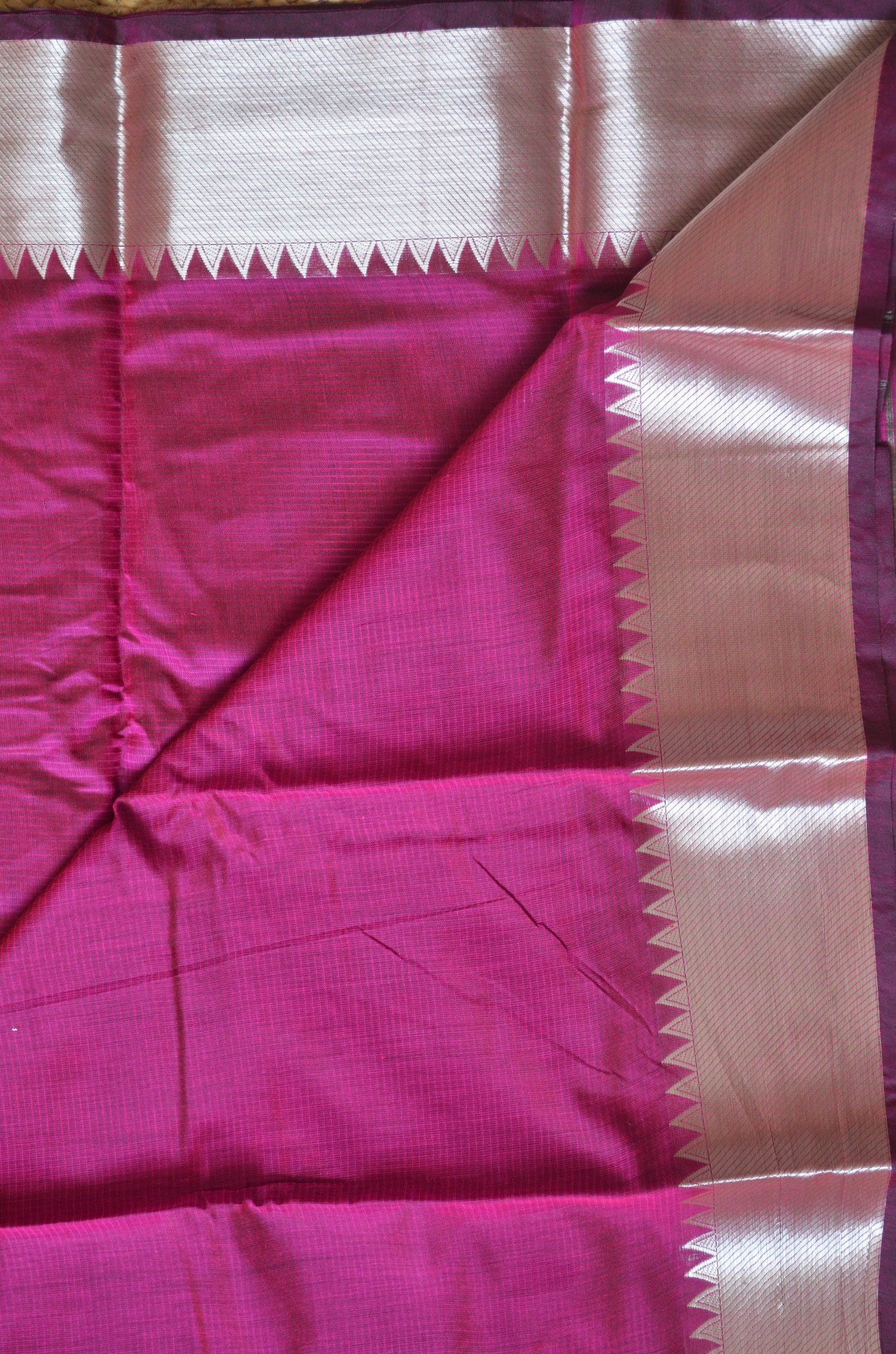 Magenta Mangalagiri Cotton Silk Handloom Saree