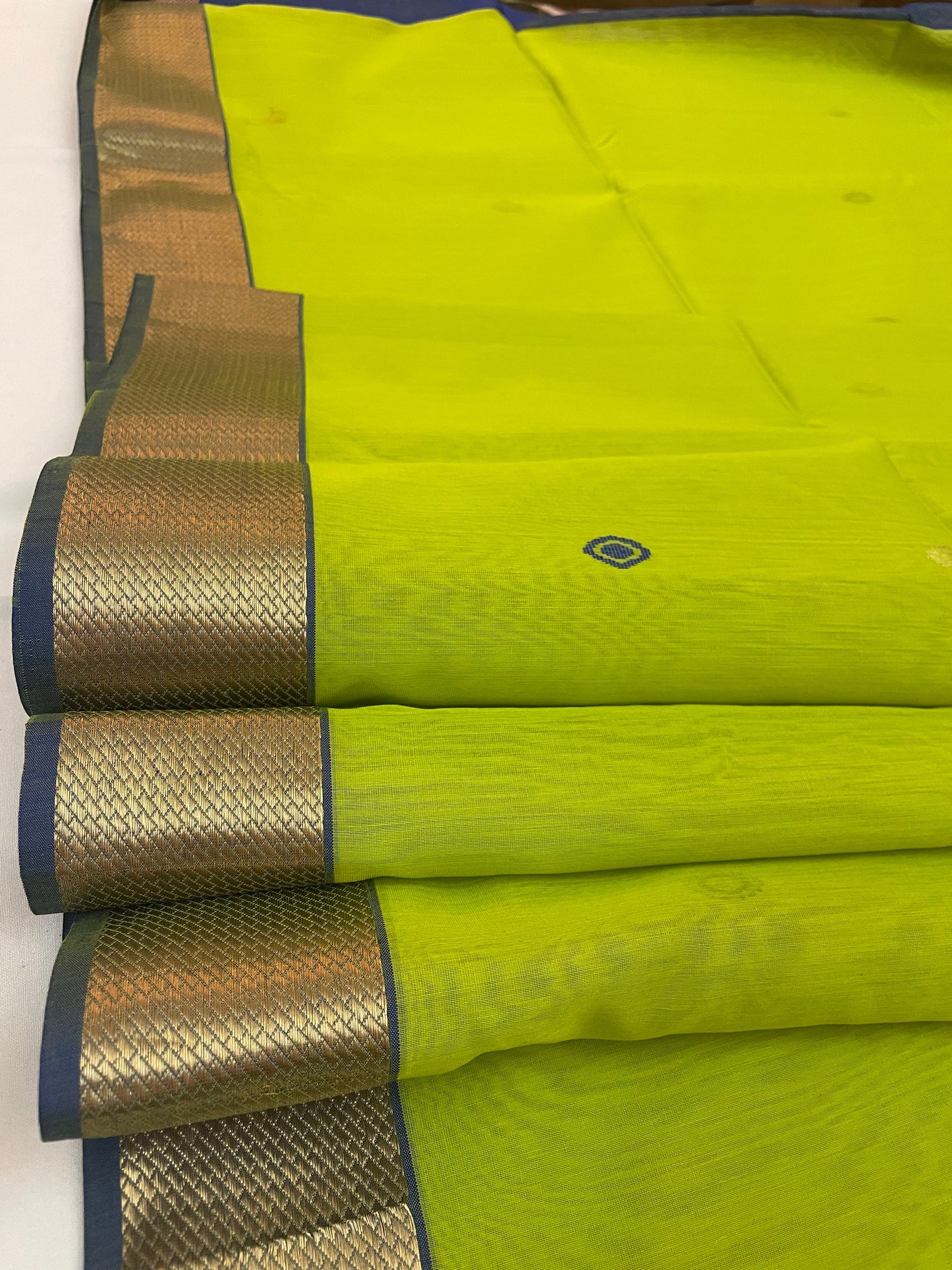 Lime Maheshwari Pure Silk Handloom Saree with Metal Zari
