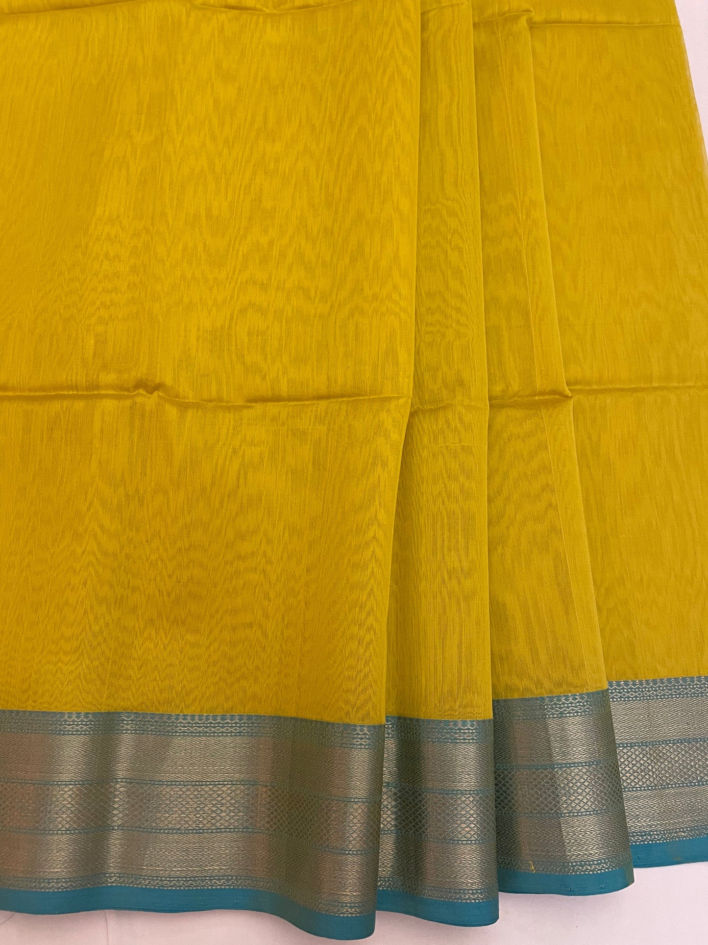 Sunflower Yellow Maheshwari Pure Silk Handloom Saree with Metal Zari