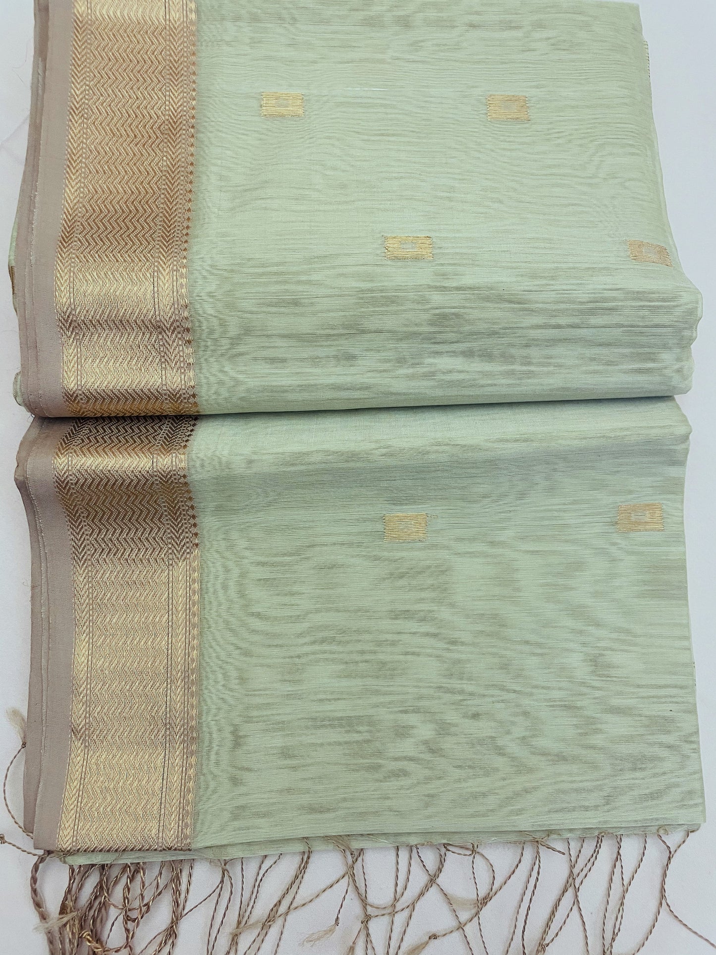 Light Pista Maheshwari Pure Silk Handloom Saree with Metal Zari