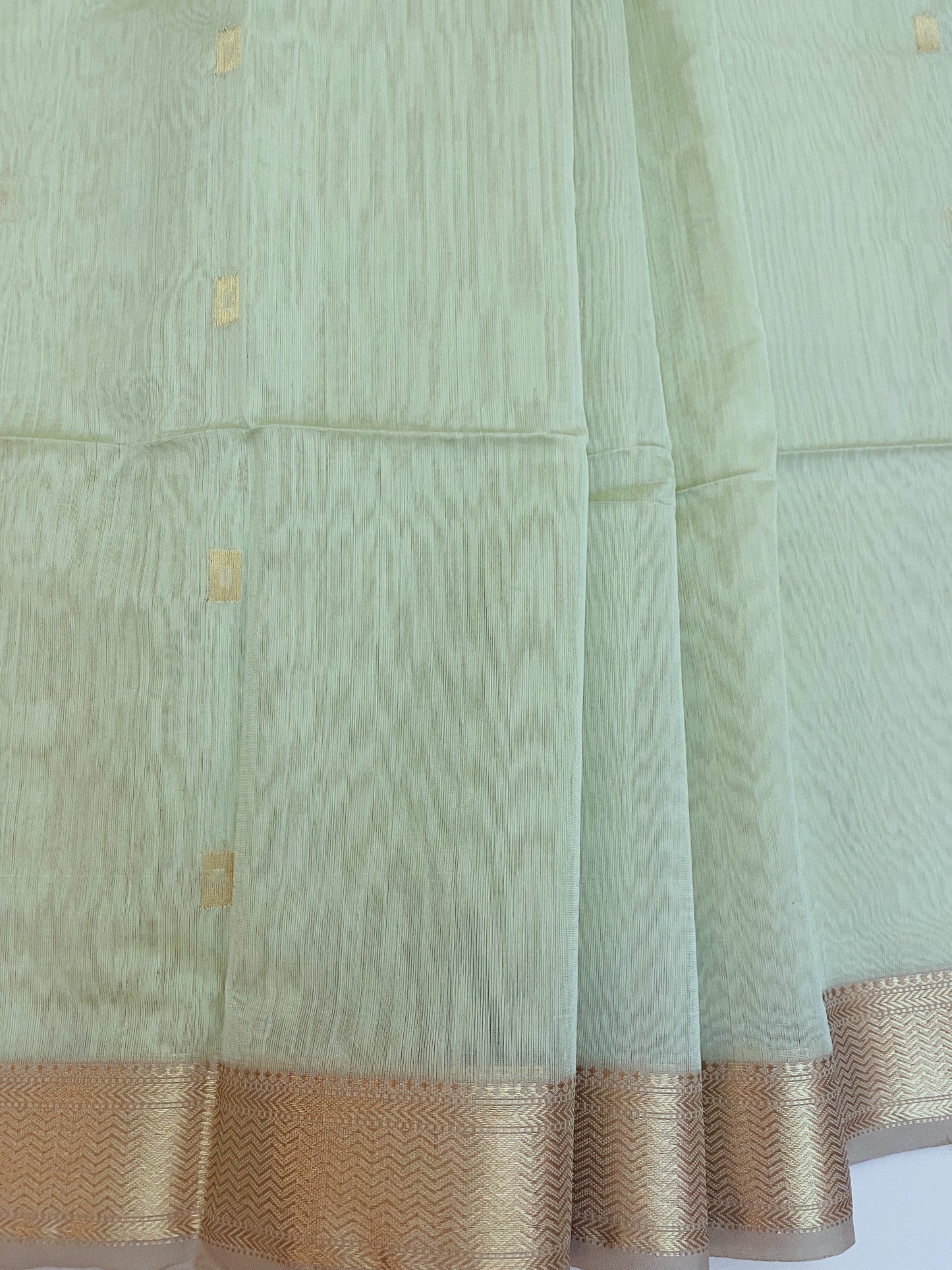 Light Pista Maheshwari Pure Silk Handloom Saree with Metal Zari