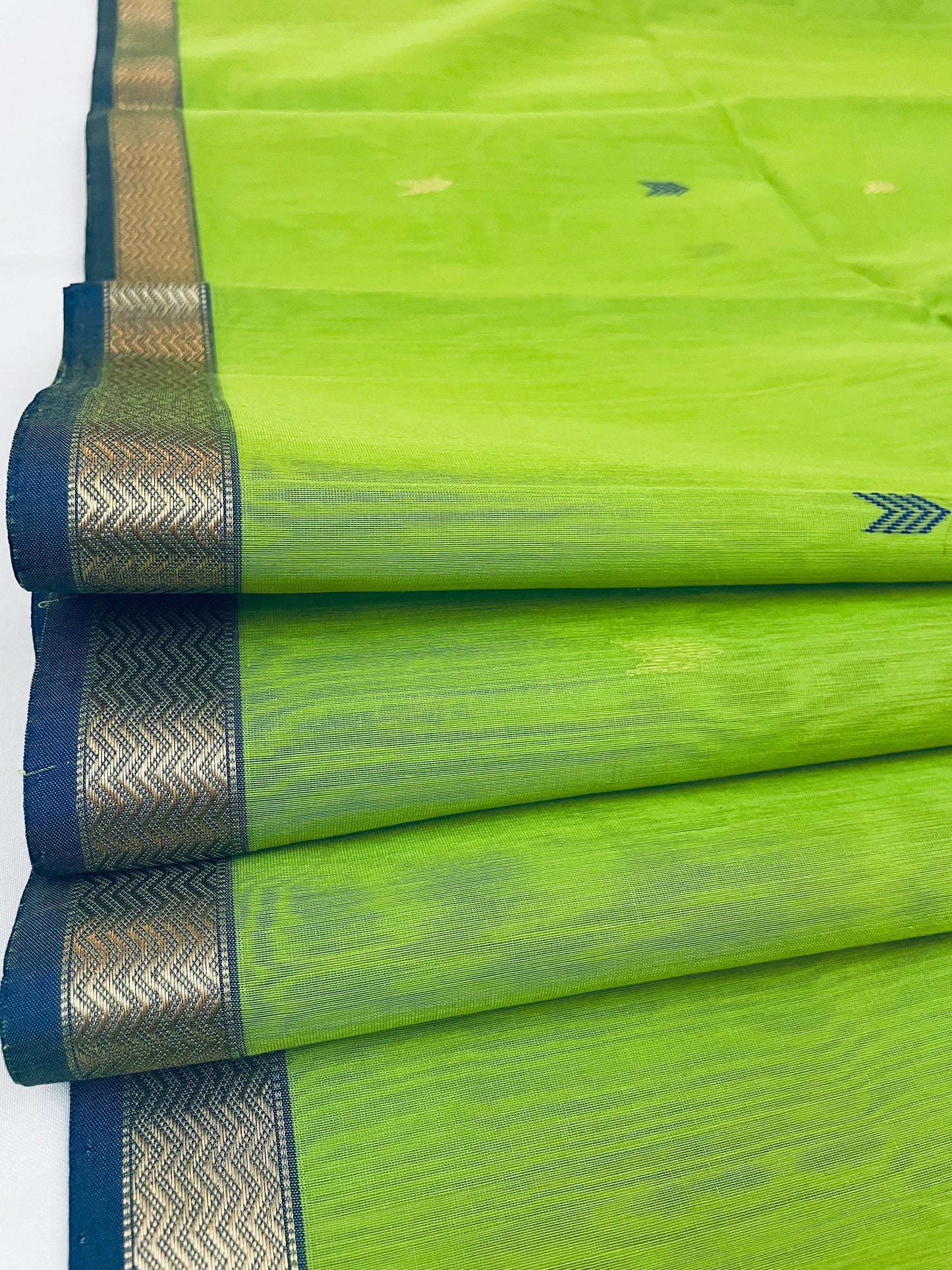Lemon Green Maheshwari Pure Silk Handloom Saree with Metal Zari