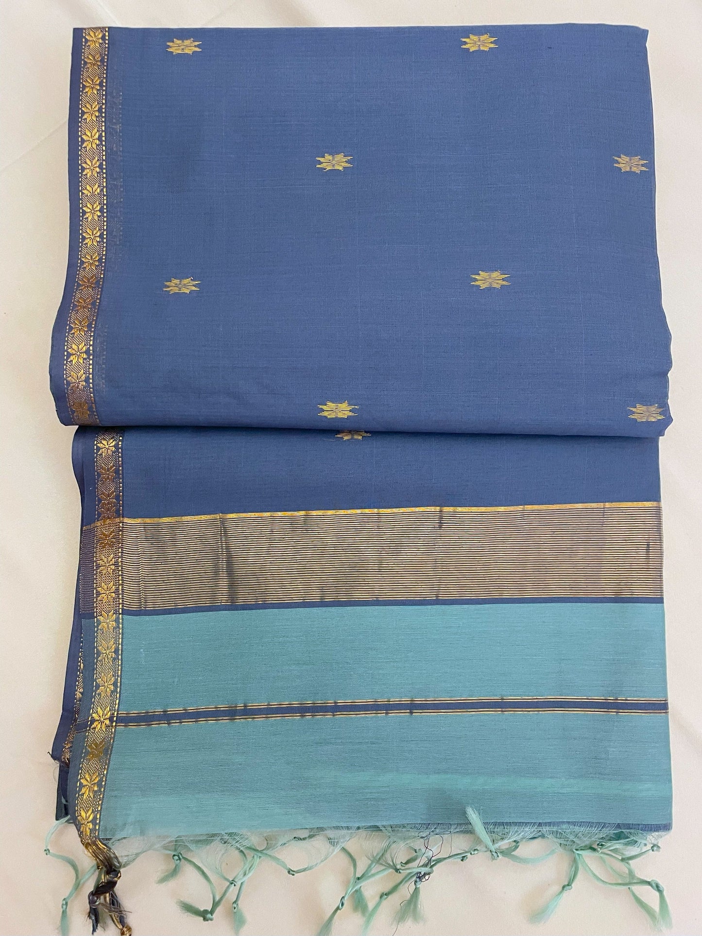 Light Teal Maheshwari Pure Silk Handloom Saree with Metal Zari