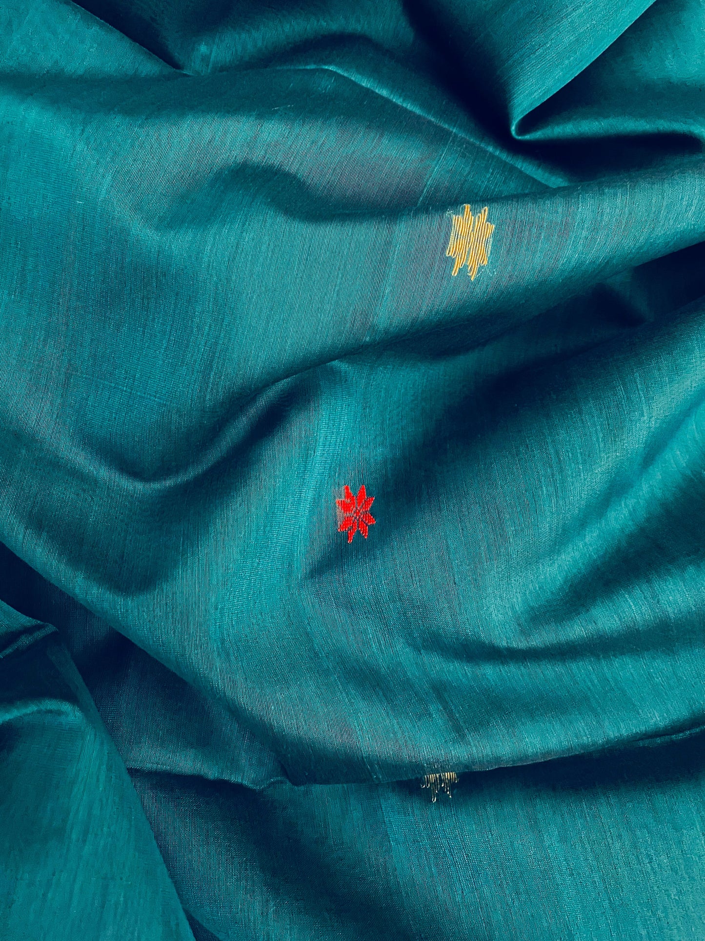 Bottle Green Maheshwari Pure Silk Handloom Saree with Metal Zari
