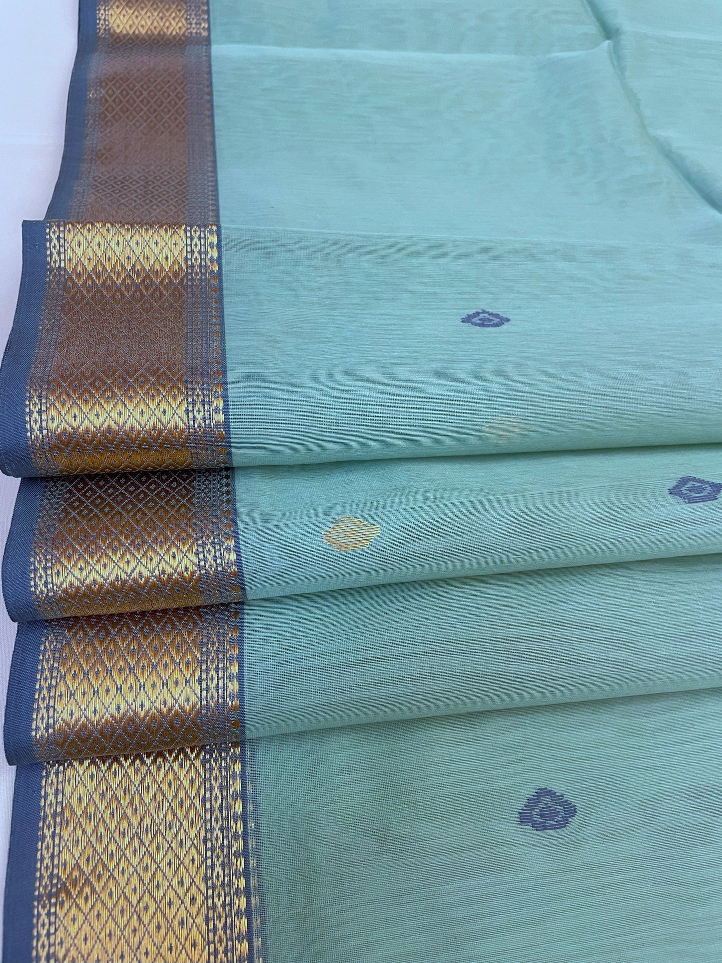 Light Teal Maheshwari Pure Silk Handloom Saree with Metal Zari