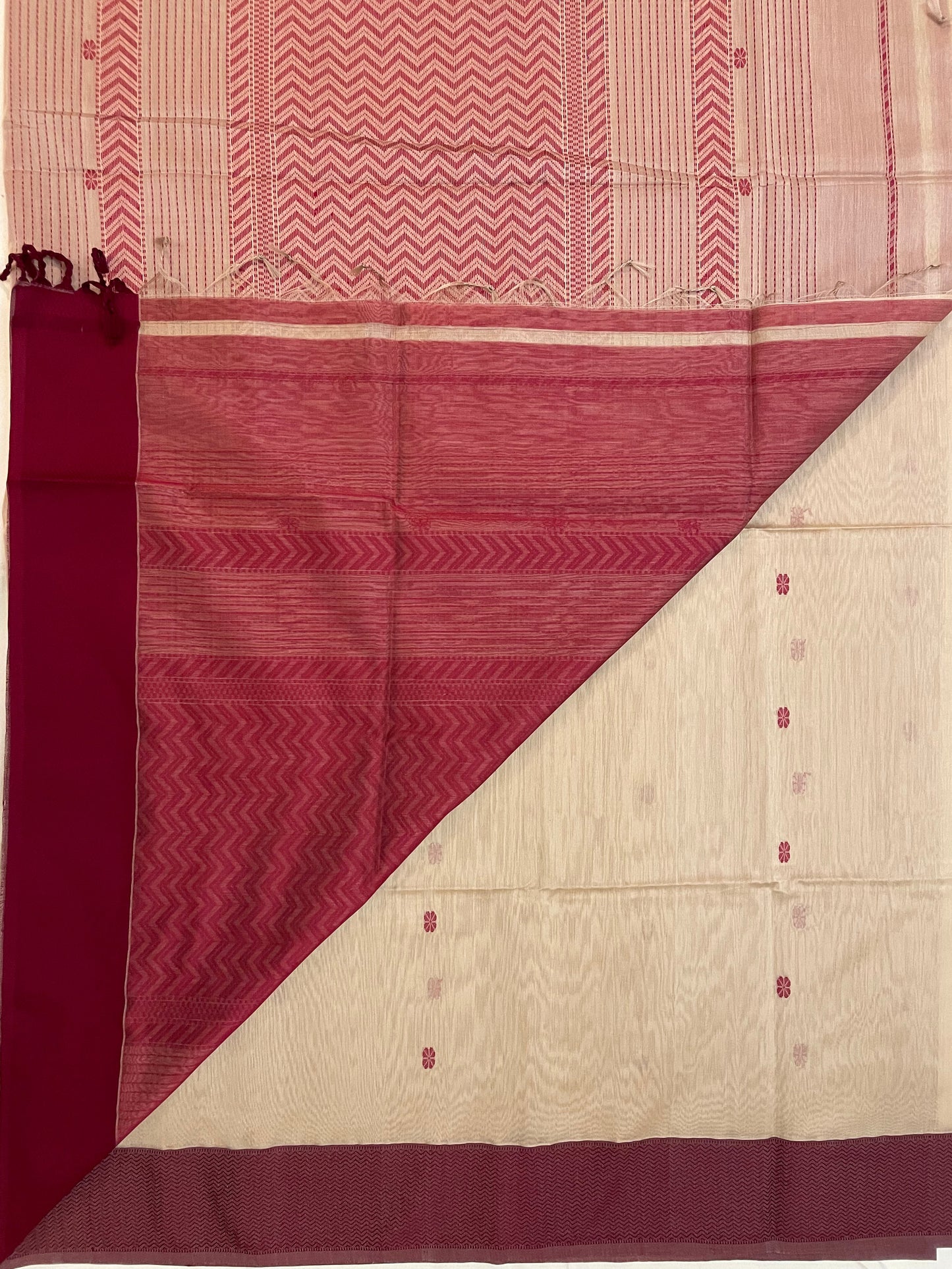 Beige Maheshwari Pure Silk Handloom Saree with Thread Zari